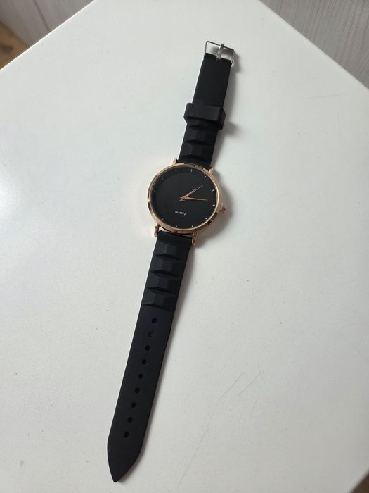 Nowy zegarek na gumowym pasku unisex