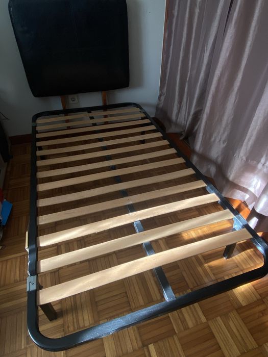 Estrado + Cabeceira Cama Solteiro em Pele