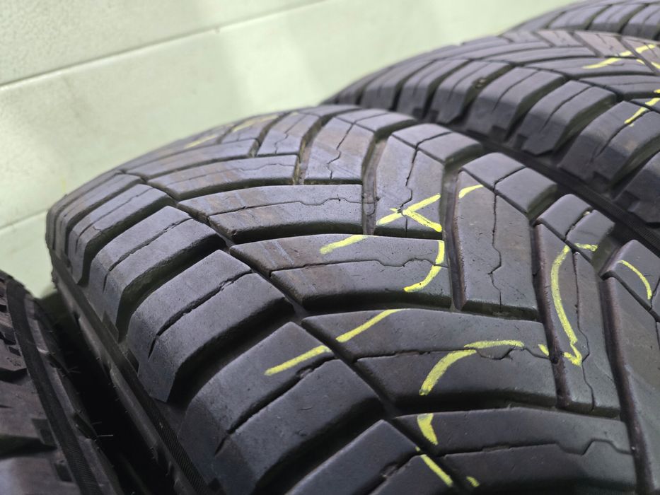 Michelin Agilis Crossclimate 215/65R16C 109/107T 6,5mm 4X 21R