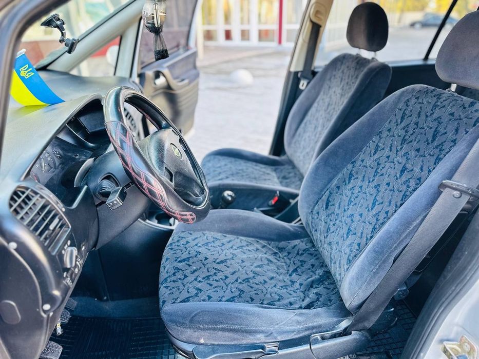 Продам Opel Zafira 1.9 TDI 7мест минивен в хорошем состоянии