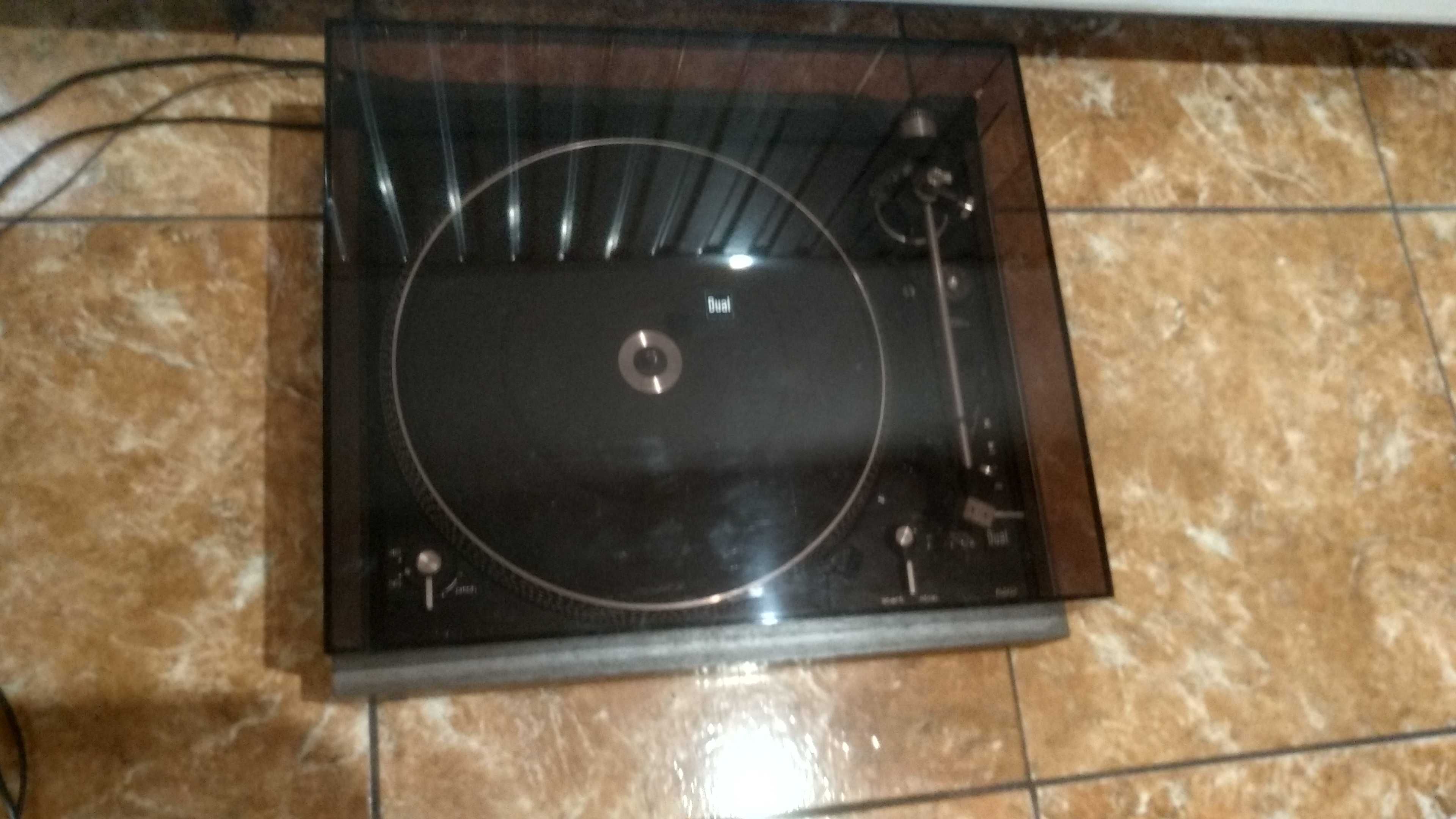 Gramofon DUAL 522