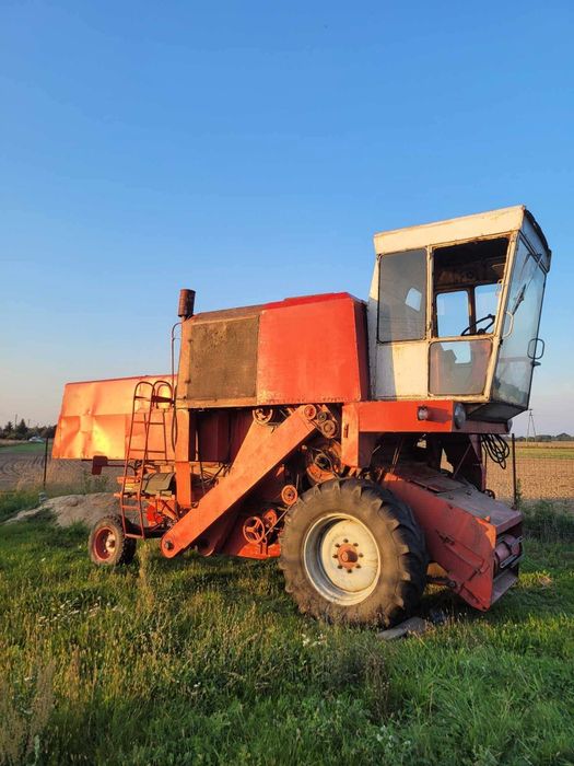 Kombajn Bizon Z56 sieczkarnia stół do rzepaku