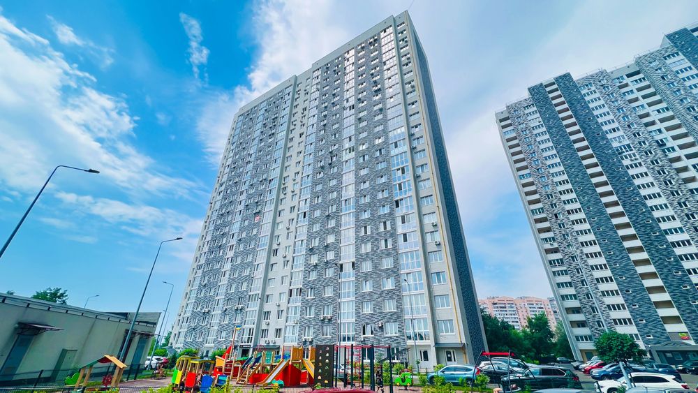 Ревуцького 54-Б, 1-к.кв 47,5м2 з обробкою та видом на озеро, h-2,70