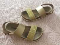 Sandalias em pele n 30 impecáveis
