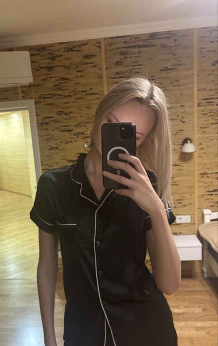 Атласна сорочка жіноча чорна S