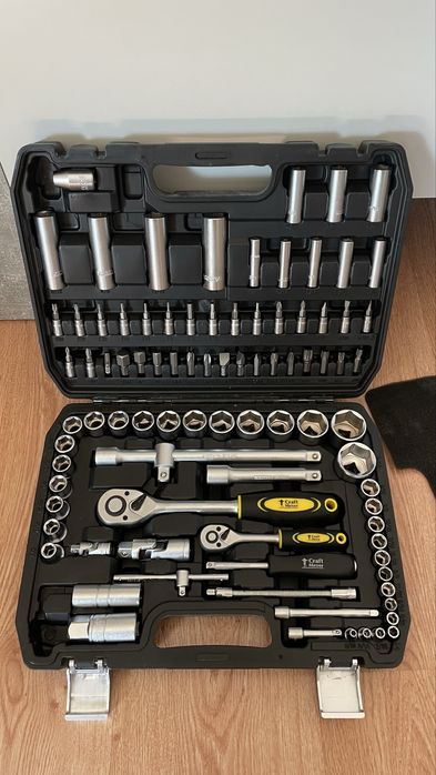 zestaw kluczy. W calach