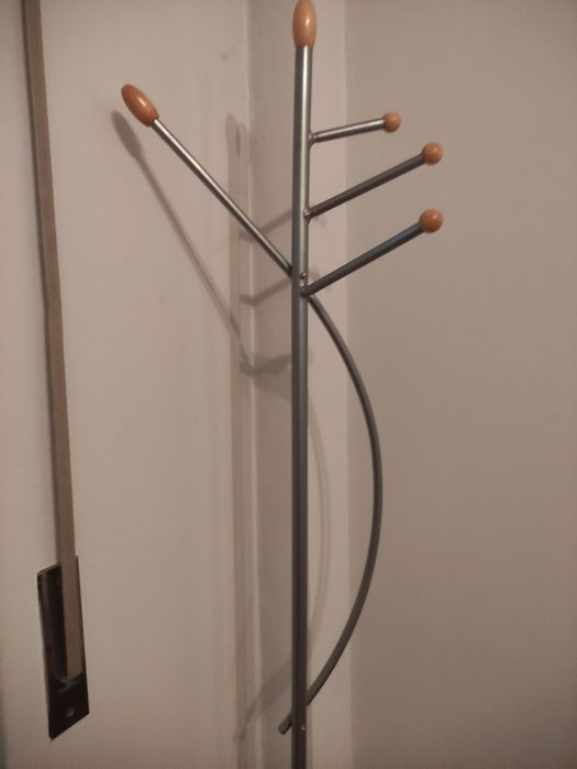 Bengaleiro de Pé Moderno Metal e Madeira