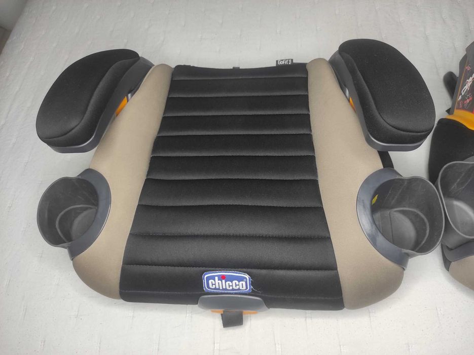 Автокрісло-бустер Chicco GoFit Plus гарний стан!