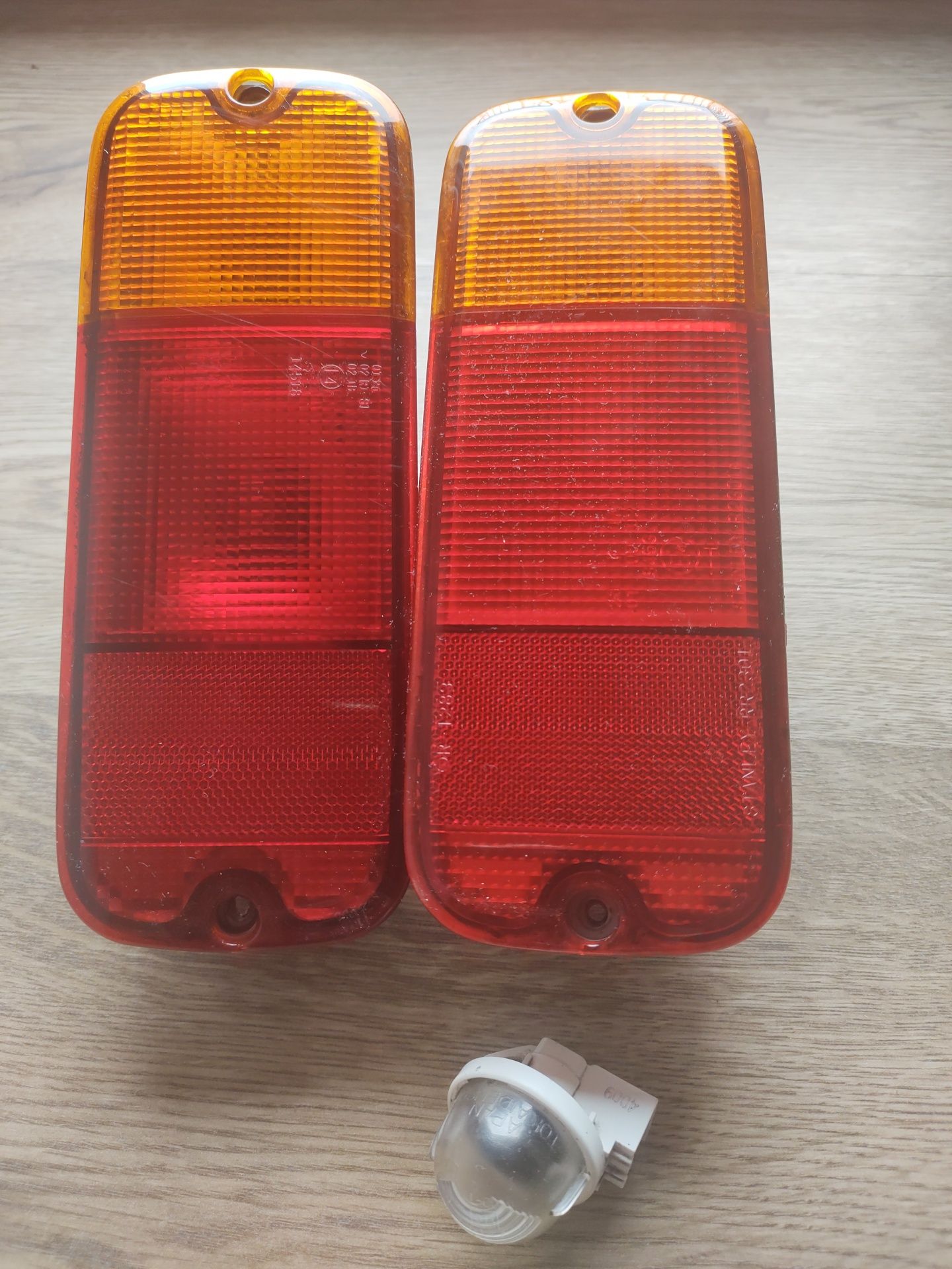 Lampy tylne Suzuki Jimny