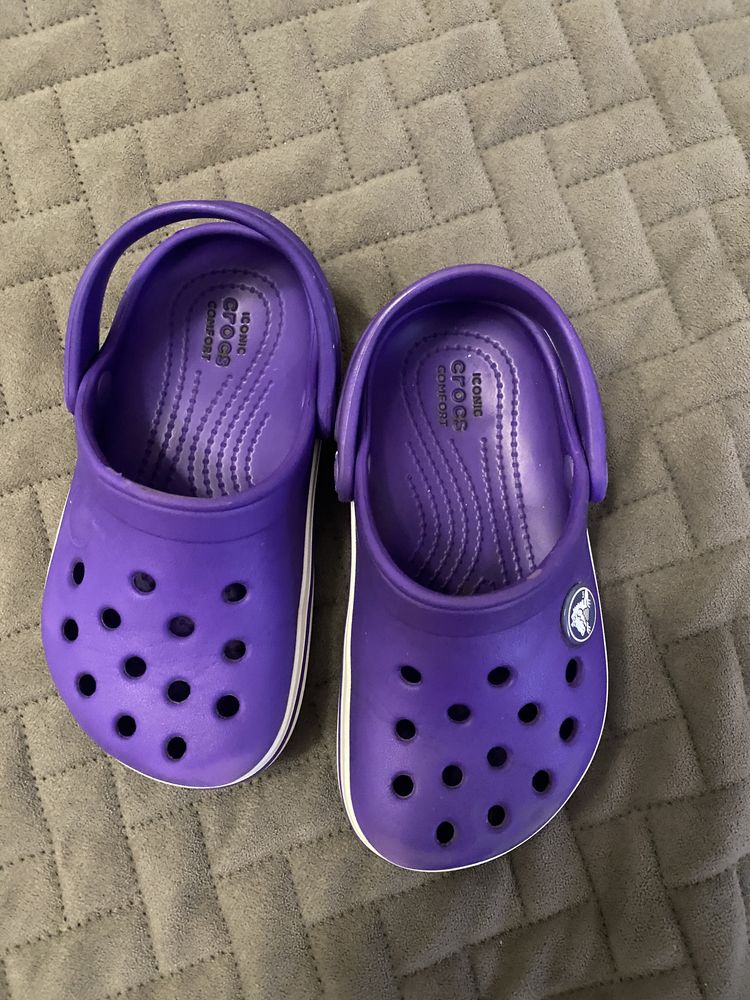 Crocs c7 фіолетові в гарному стані