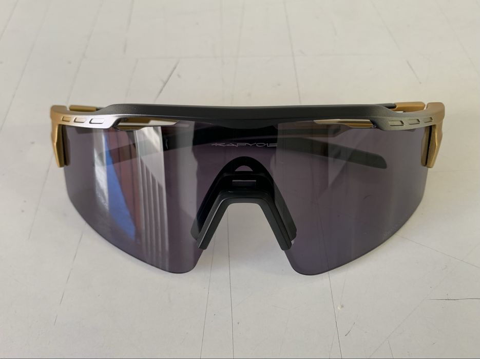 Oculos ciclismo ou corrida Fotocromaticos