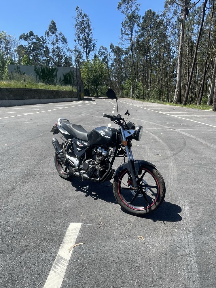 Vendo keeway rkv , ler descriçao