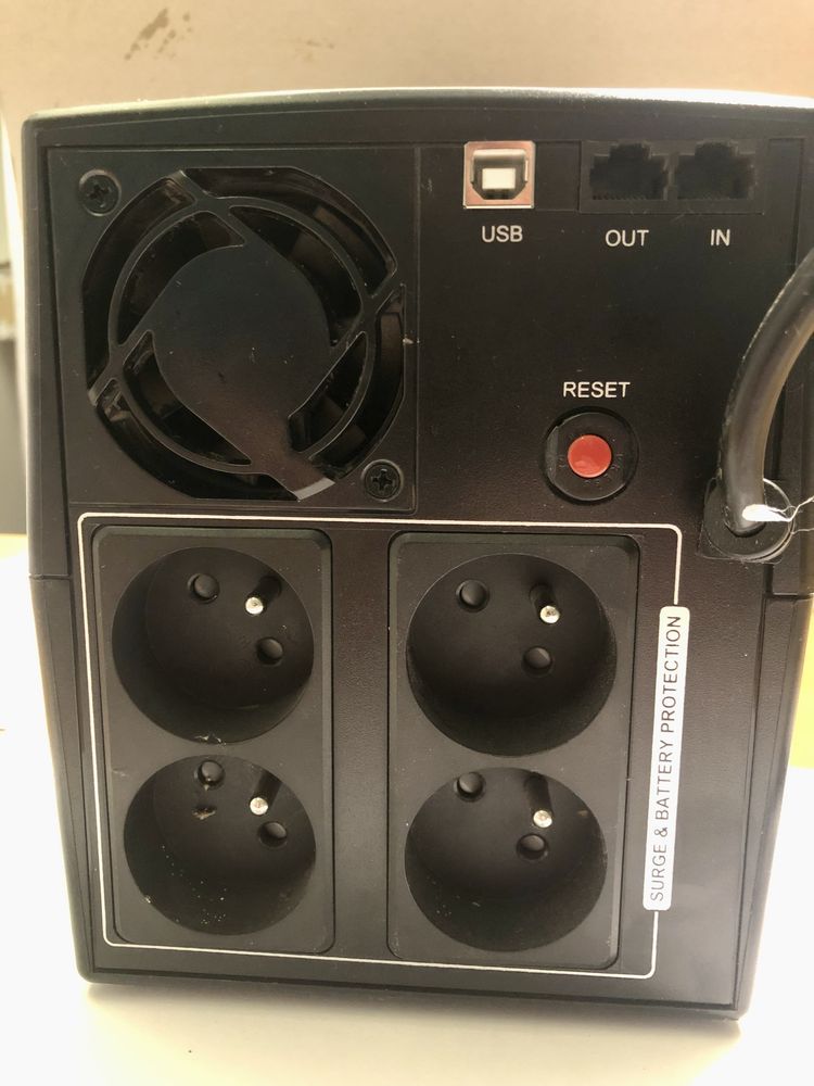 UPS CyperPower UT1500E