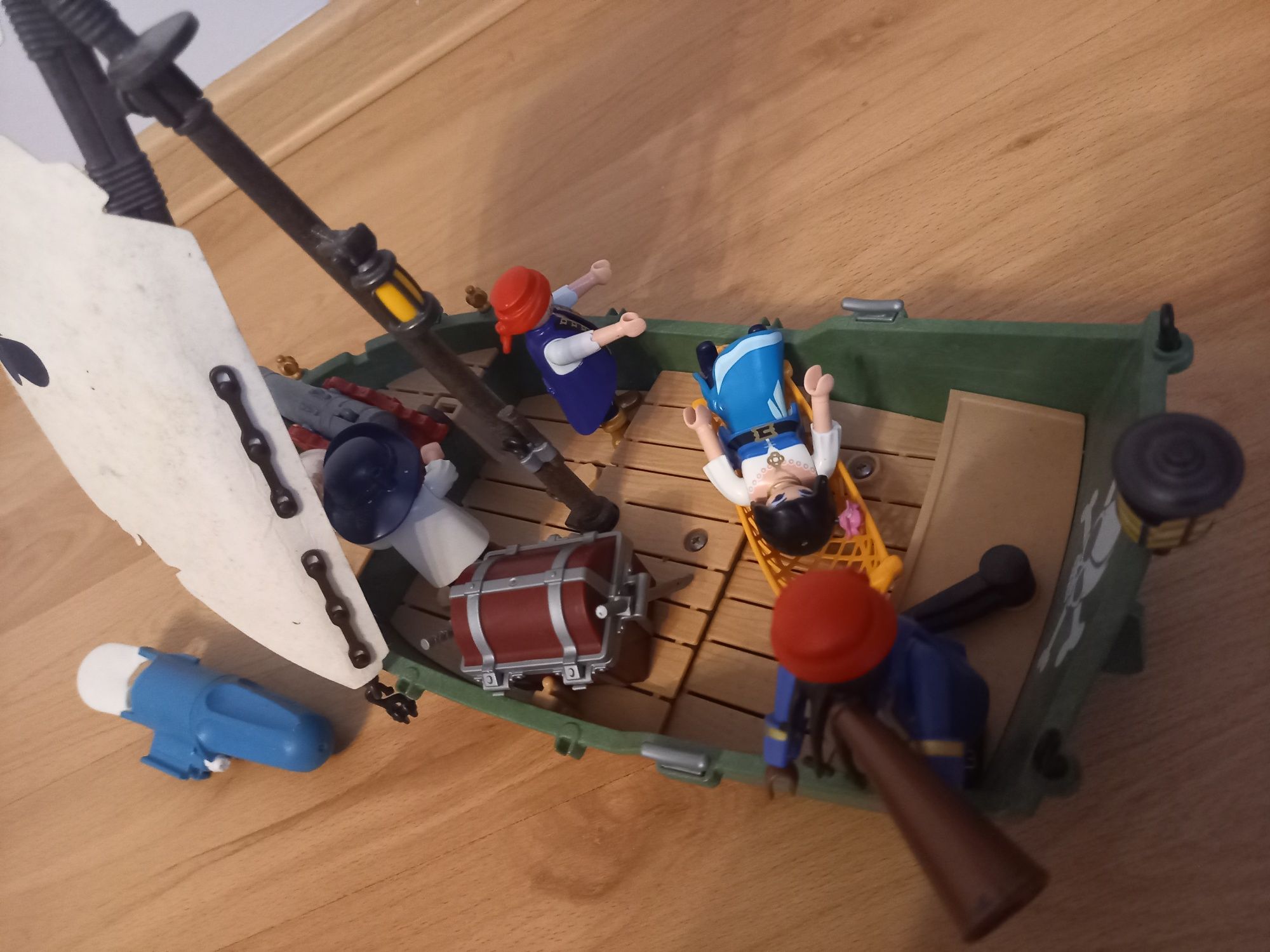 Sprzedam statek piracki playmobil