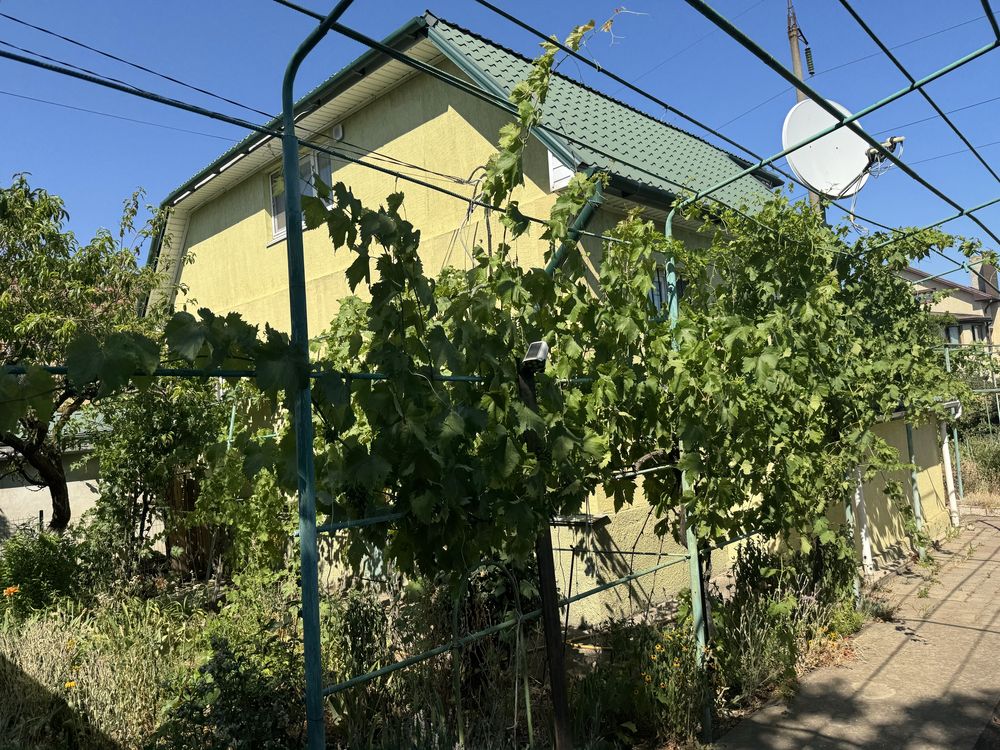 Продам дачу між Одесою та Чорноморським