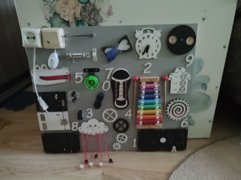 Бизиборд "Розвиваюча дошка"