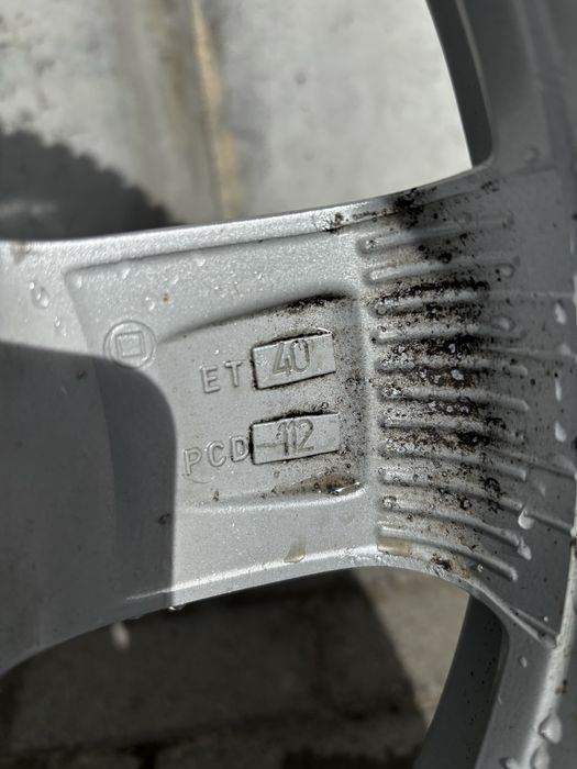 4x felgi aluminiowe 16” z oponami zima 215/60 99H Michelin Alpin