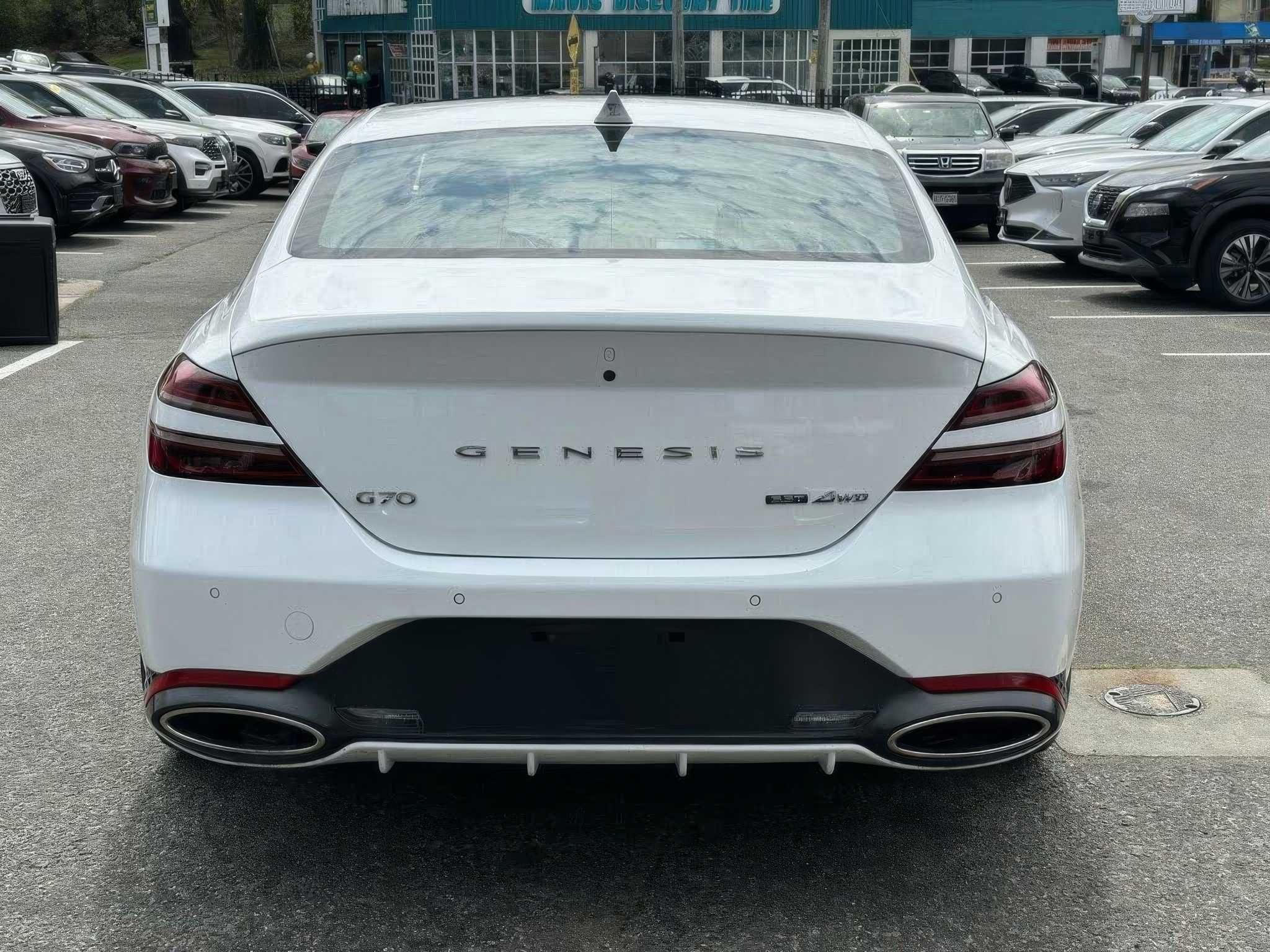 2022 Genesis G70 3.3T RWD