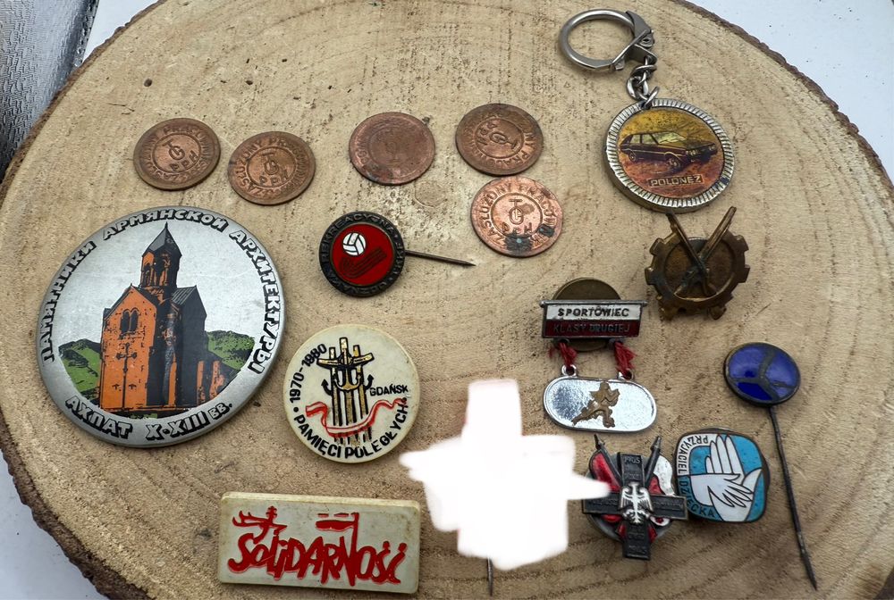 Przypinki kolekcjonerskie PRL