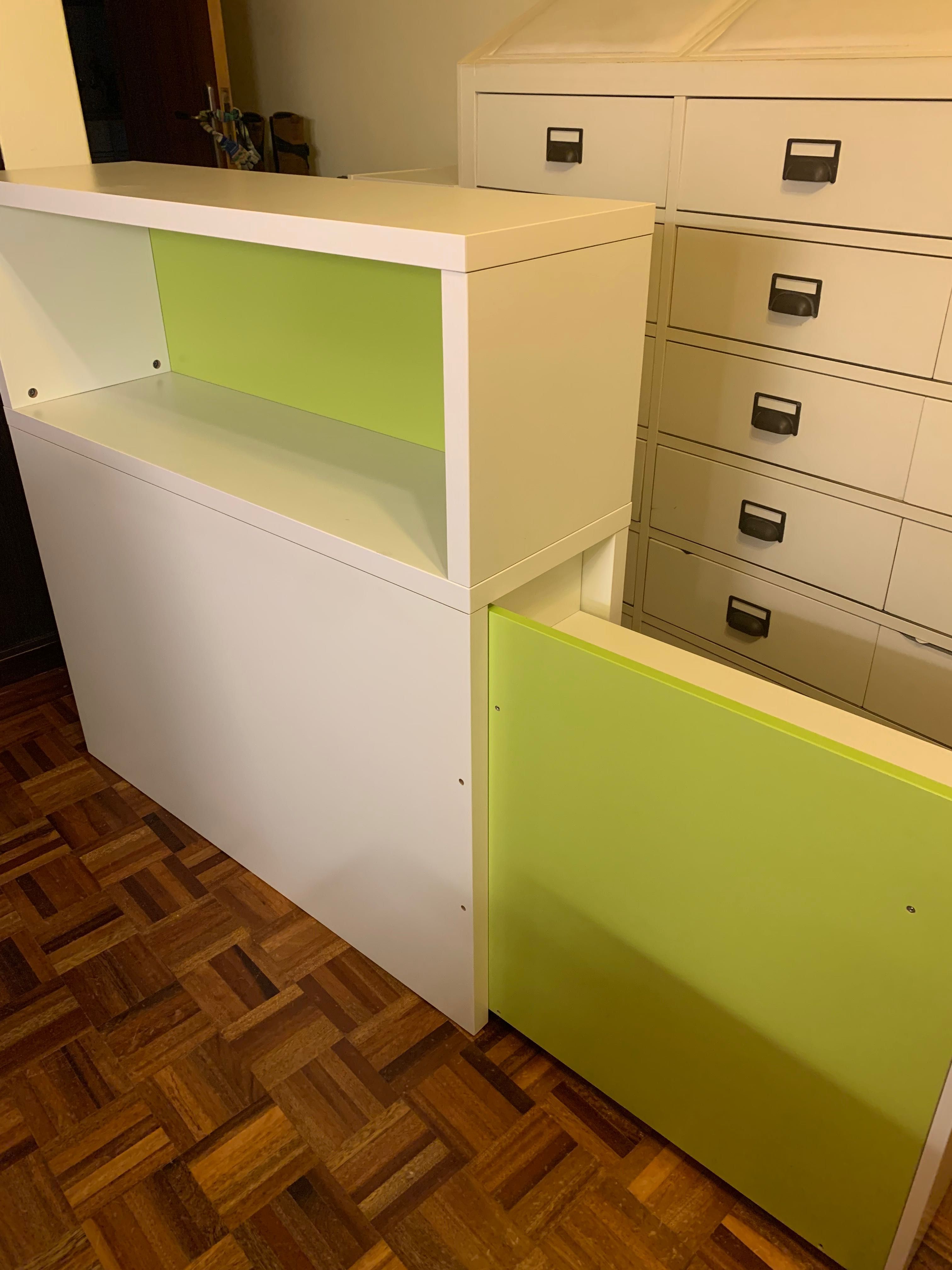 Cabeceira para cama de criança com arrumação