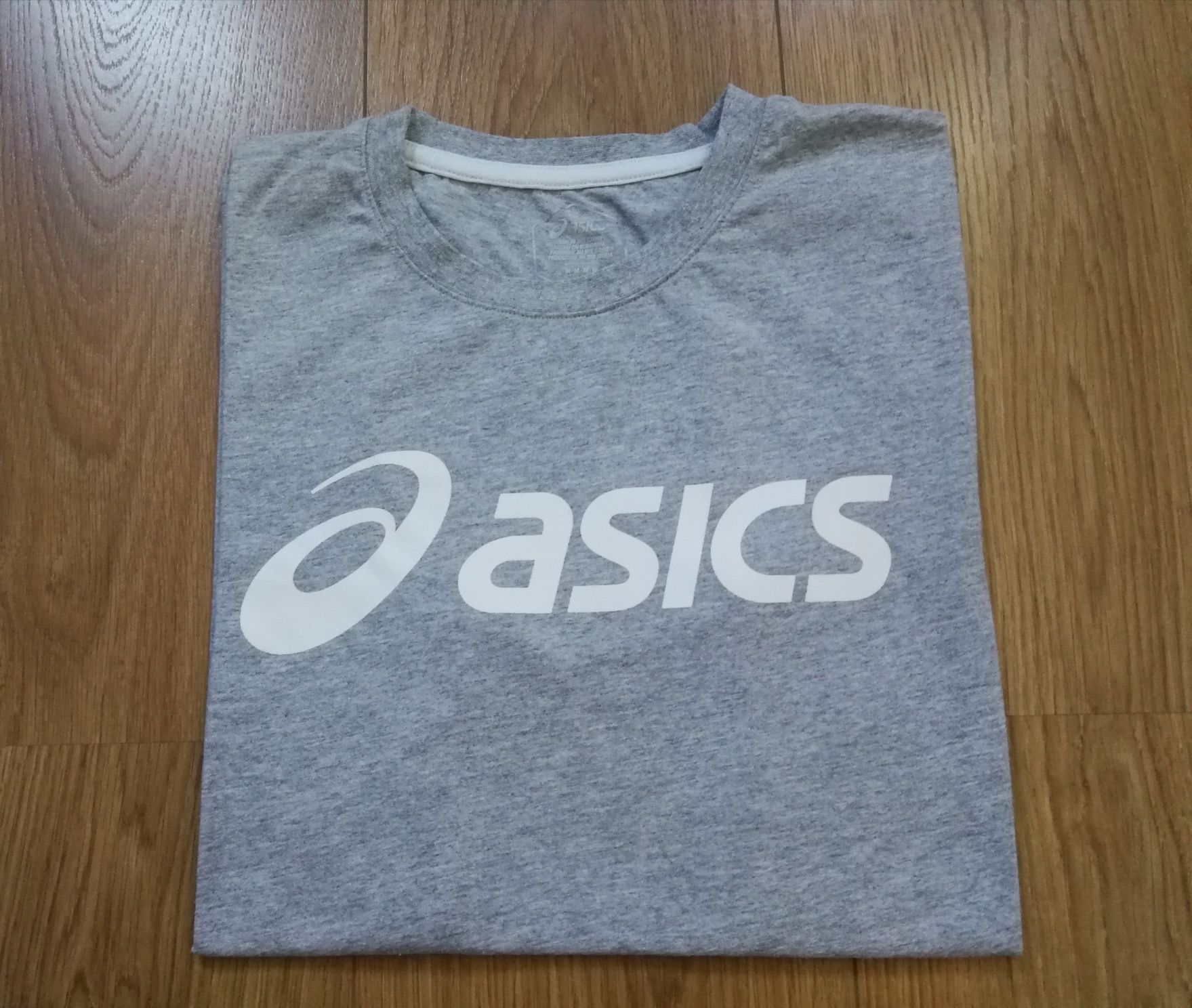 T-Shirt Asics...