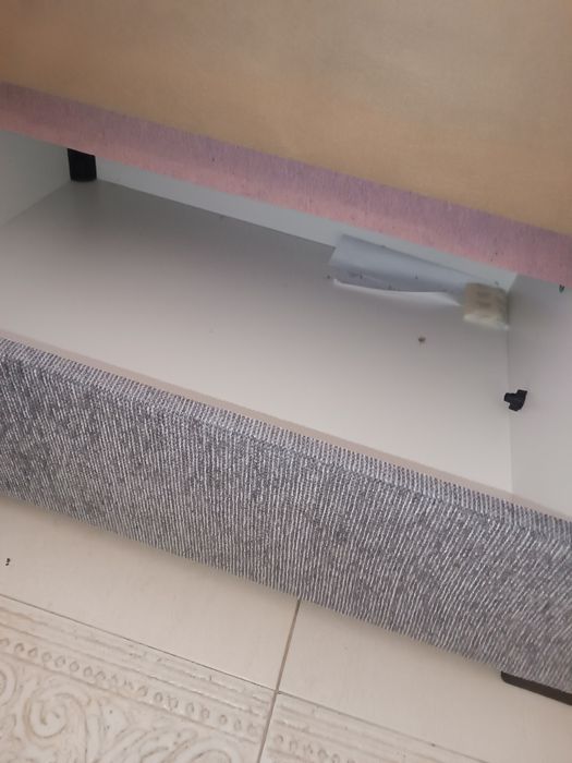 Sofá-cama cinzento 
Vendo so