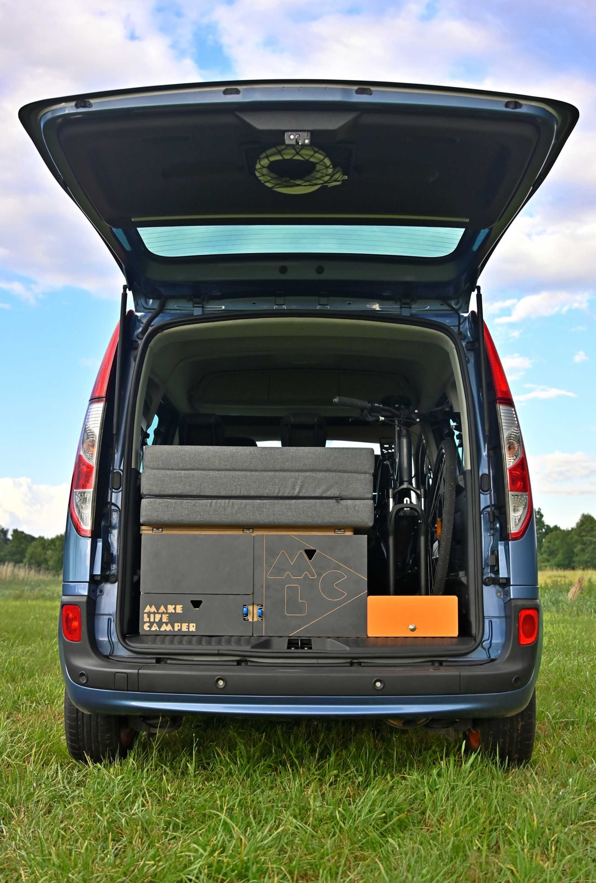 Camperbox do busa, minivana, kombivana i vana - łóżko, kuchenka, woda