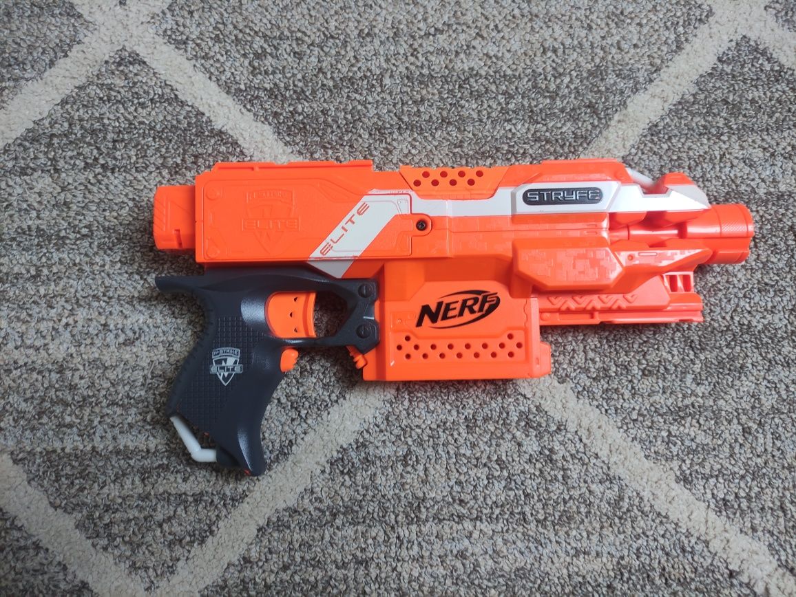 Zestaw pistolet NERF Styfe+ magazynki