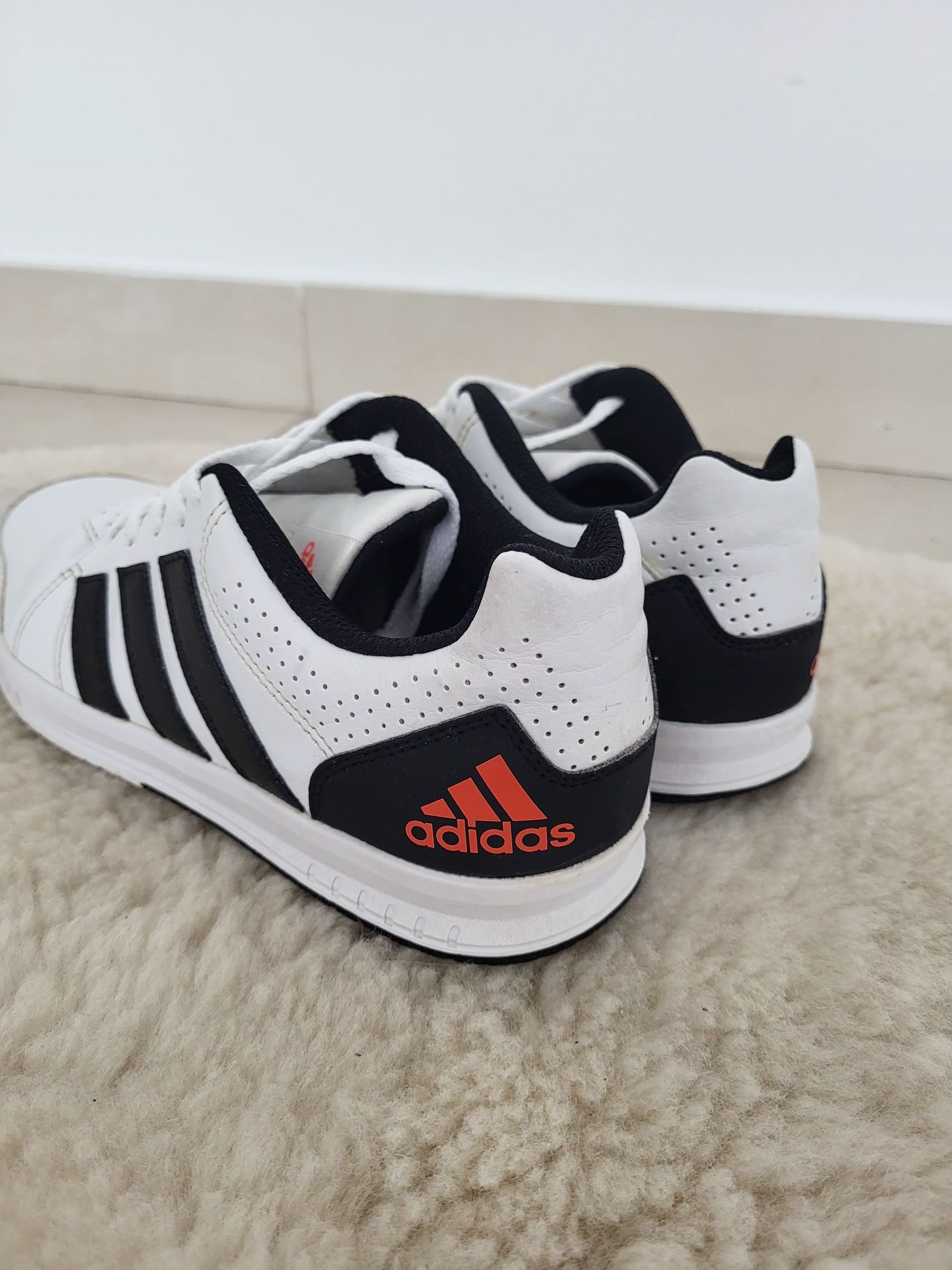 Buty sneakersy Adidas 36 2/3 białe LK Trainer