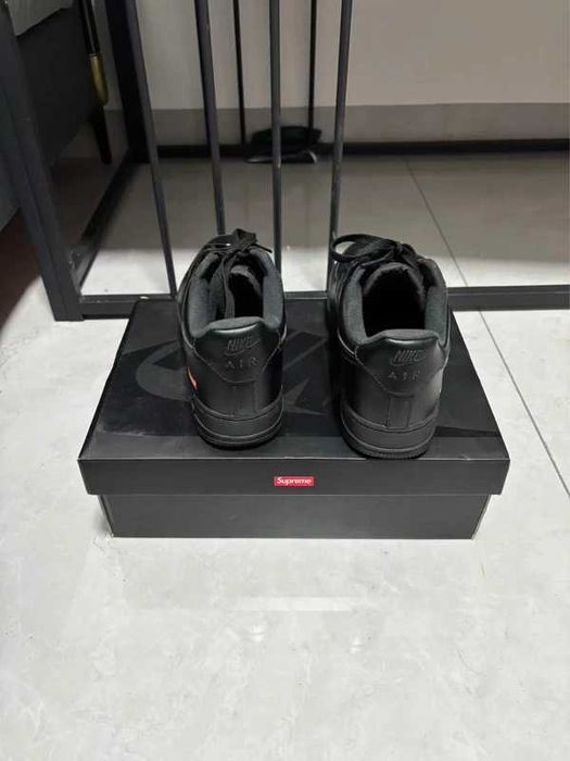 Buty Trampki Nike  Air Force 1 Low Supreme Black_R.38.5