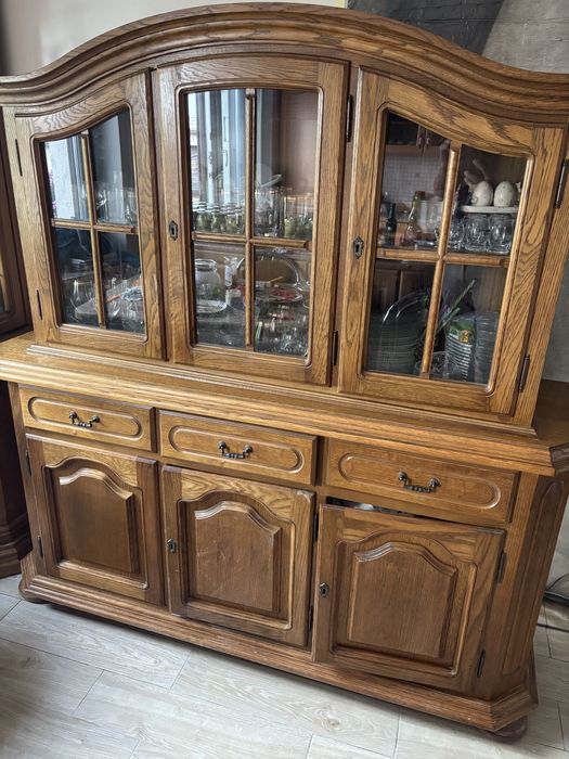 Komoda dębowa.                                .