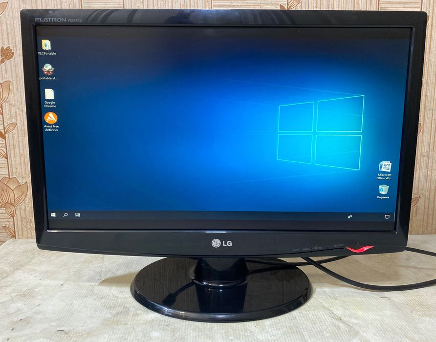 Монітор 22" → LG W2243S | 1920 x 1080 FULL HD | VGA