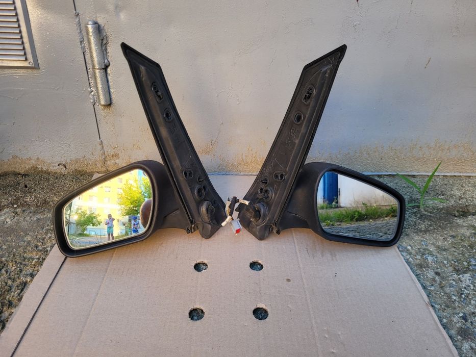 Спойлер, дзеркала на Ford C-Max 2003-2010