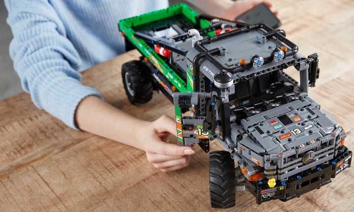 Конструктор LEGO Mercedes-Benz Zetros 42129