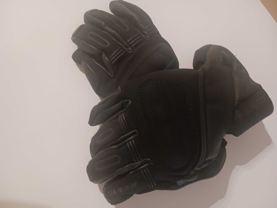 Luvas de moto marca Revit