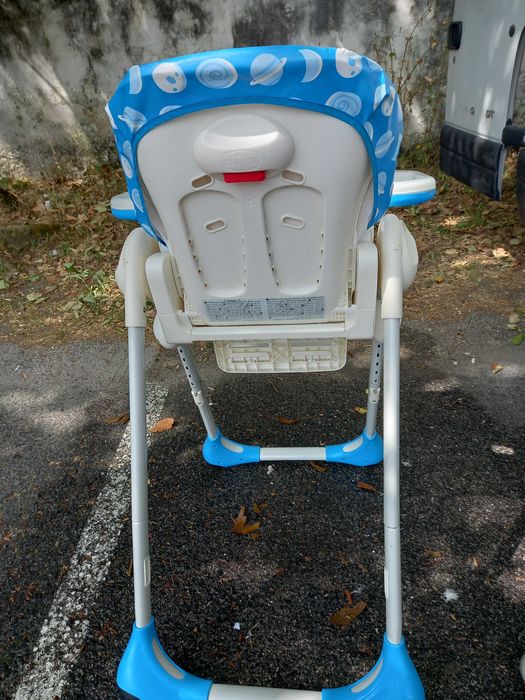 Cadeira Chicco da papa do bebé.