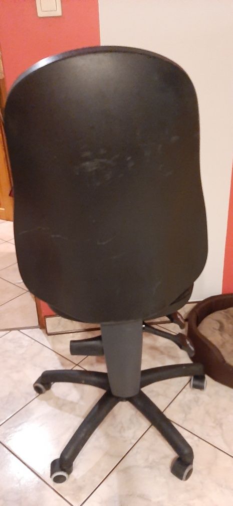 Ktzeslo do biurka