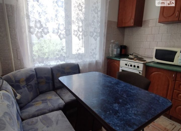 Оренда 2х кім кв на Космонавтів. 3поверх .