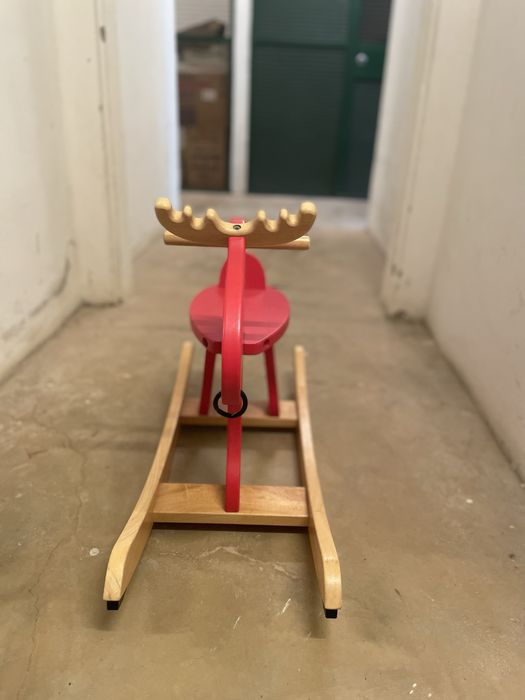 Alce-baloiço, vermelho