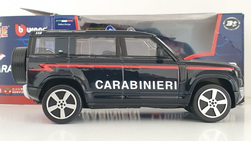 Land Rover Defender 110 Carabinieri Bburago Burago 1:43