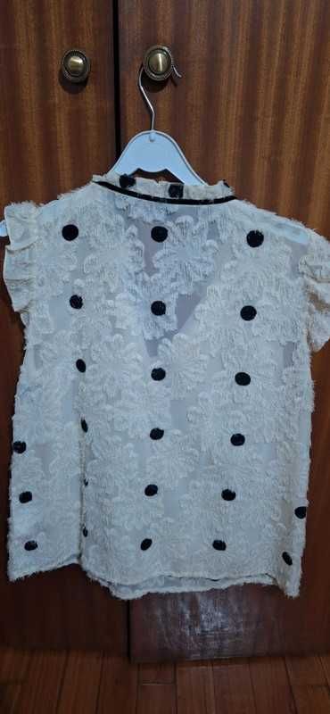 Blusa bolinhas textura