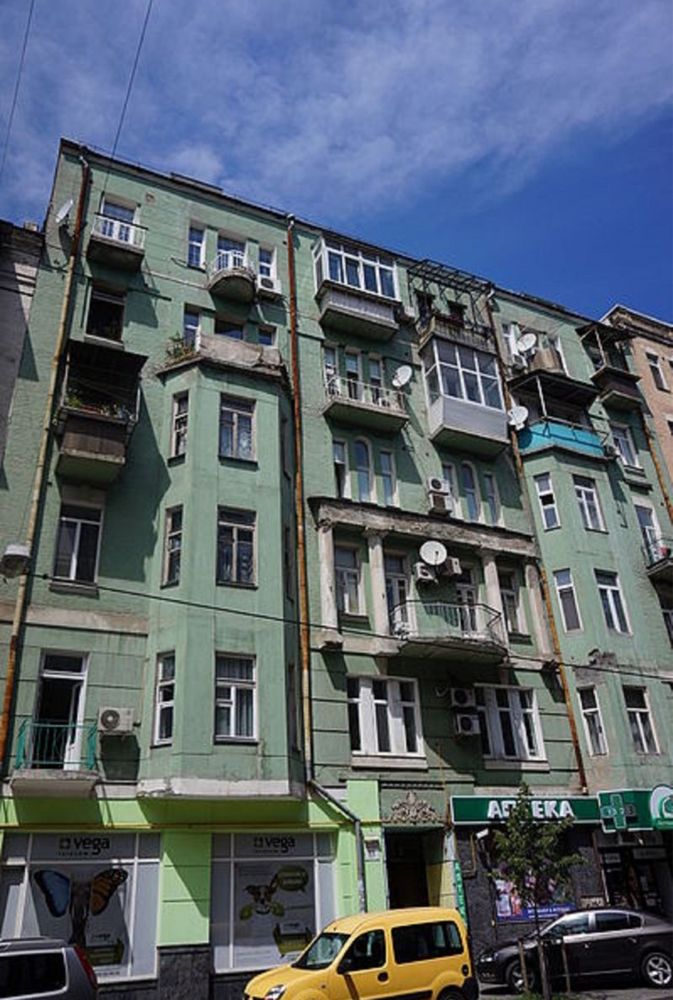 Продаж 2 к кв Олеся Гончара Історичний Цент Шевченківськи Університет