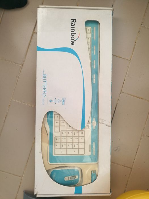 Teclado rainbow novo na caixa