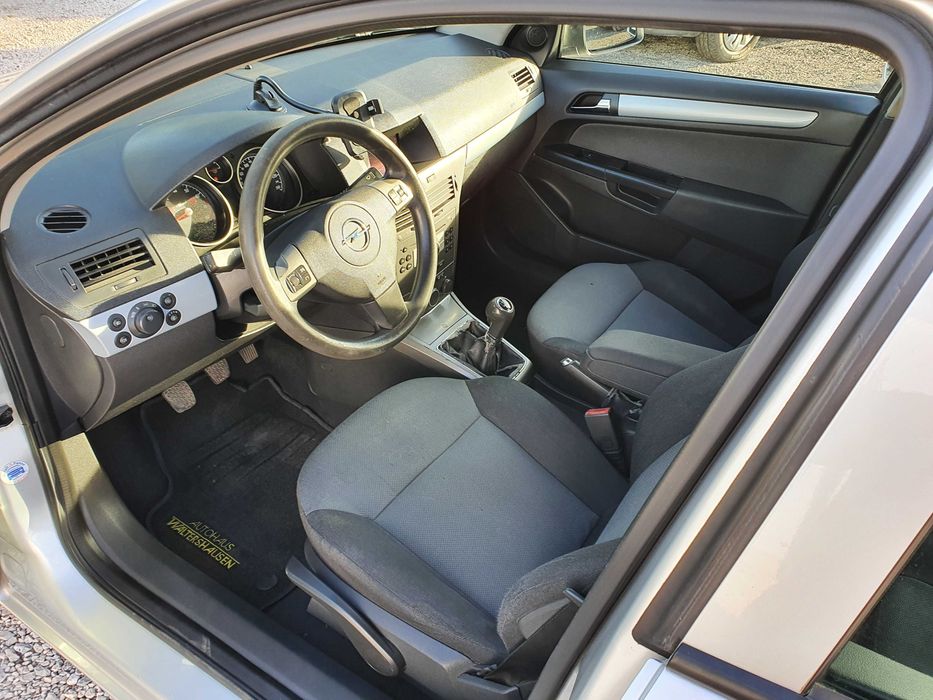Opel Astra H Kombi 1.6 16V Klima Tempomat Hak Zamiana 226 Tyś Km Zadba
