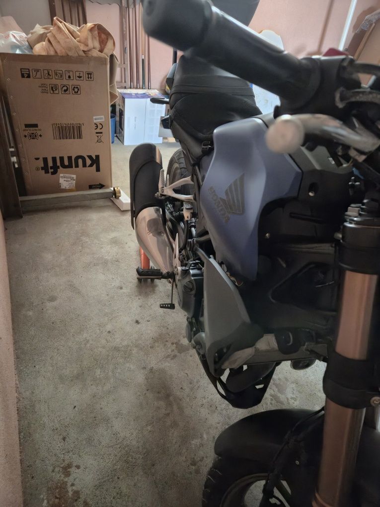 Mota Honda CB300R