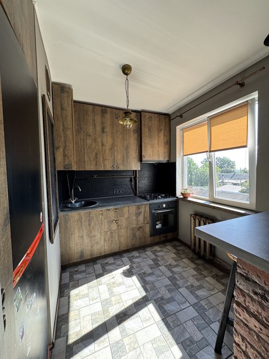 Затишна 2-кімнатна квартира 45 м², 3 поверх, вул. Довженка( Толстого)