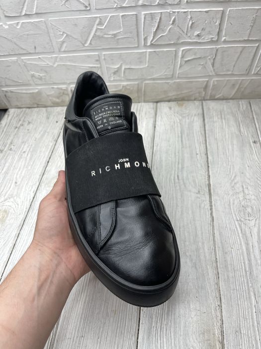 Крутые черные кожаные мокасины john richmond rock n' roll sneakers