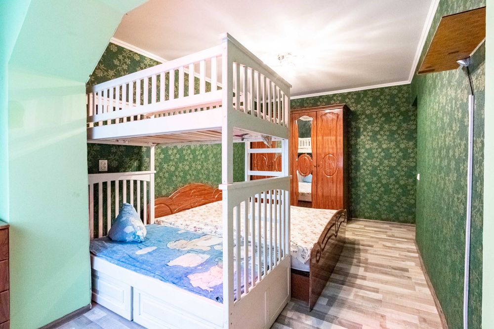 2-к. квартира з ремонтом, бойлером та лоджією за вул. Василя Стуса