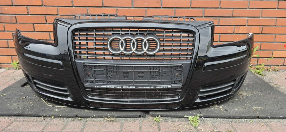 AUDI A3 8P Zderzak Przód Przedni