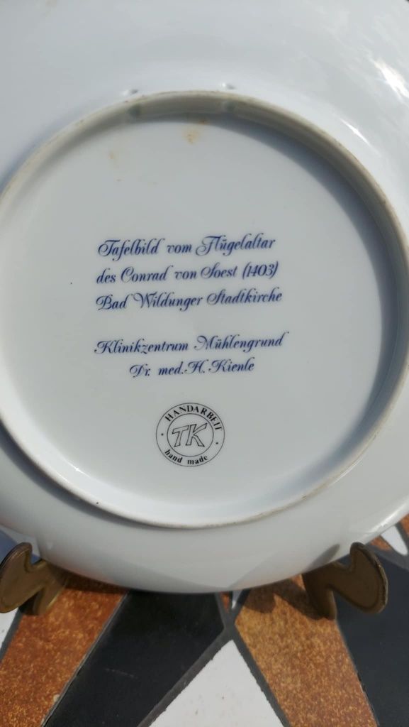 Obraz na porcelanie ukrzyżowanie Jezusa Średnica 19,5 cm  , są piękne
